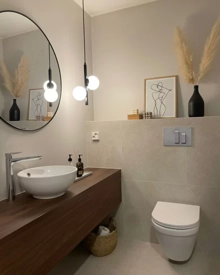 Kylpyhuoneremontti Kempeleessä – Iso laatta laatoitus modernissa märkätilassa